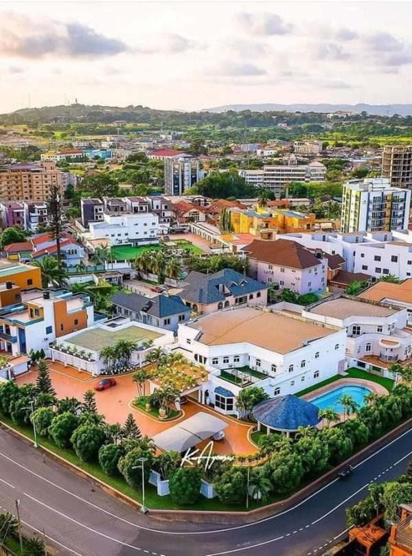 Accra Ghana 🇬🇭_ Visit and invest in Africa 🌍 ❤️ 🖤